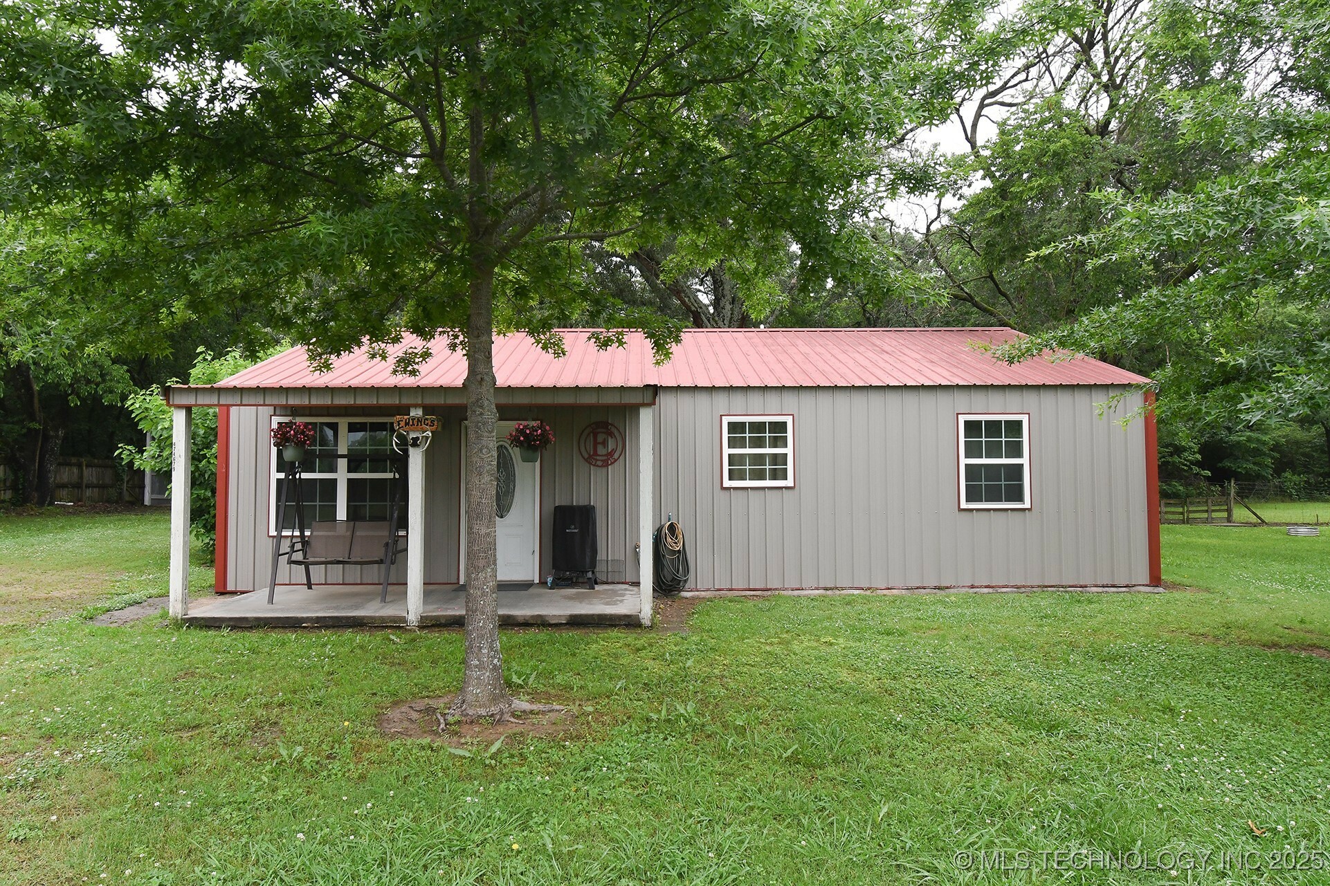 Property Photo: 474679 E 1050 Road OK 74948