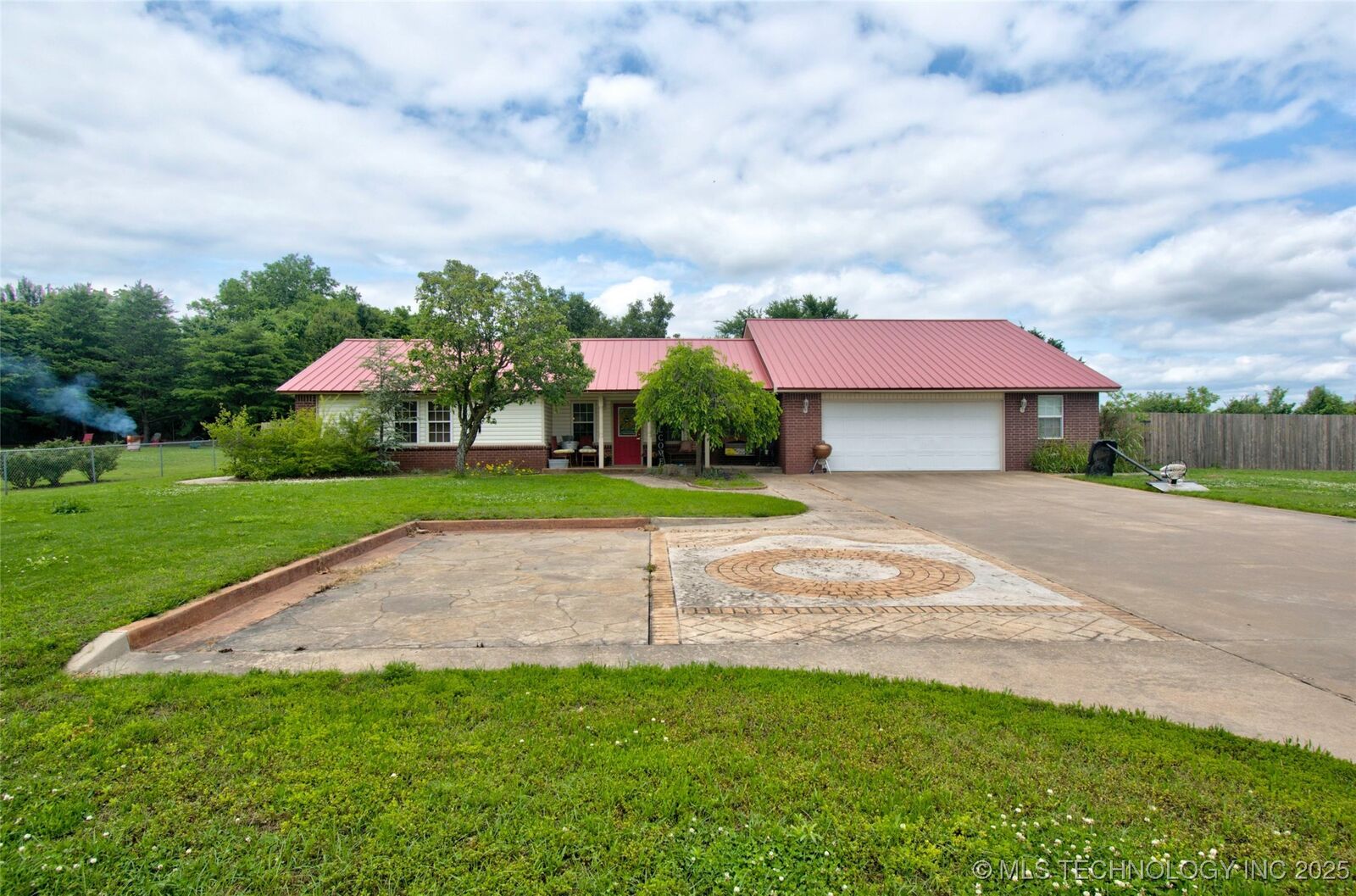 Property Photo:  2430 S 31 Street E  OK 74403 