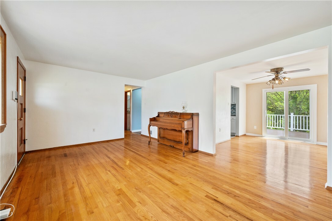 Property Photo: 34 Eichelberger Drive PA 15108