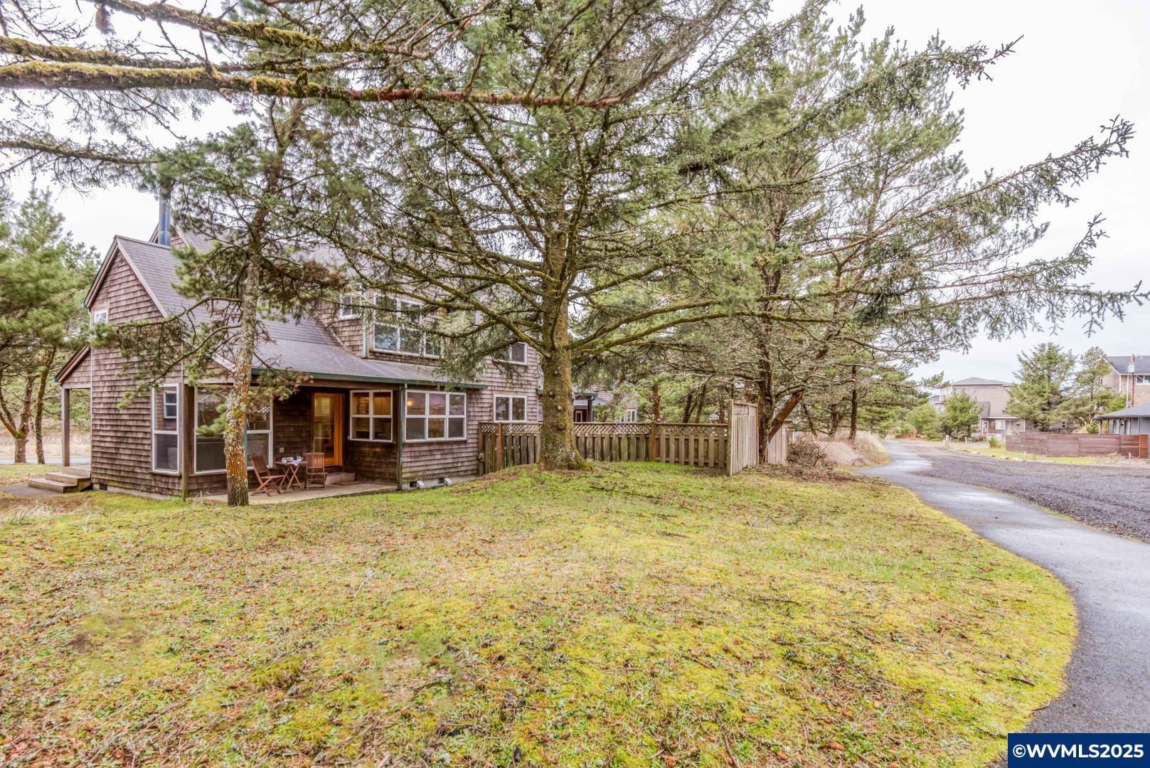 Property Photo:  5835 Barefoot Ln  OR 97135 