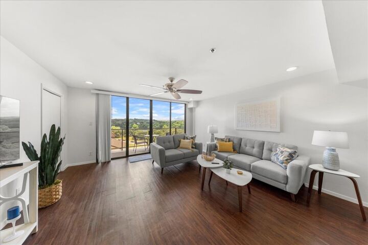 Property Photo: 40 N Interstate Hwy 35 6B3 TX 78701