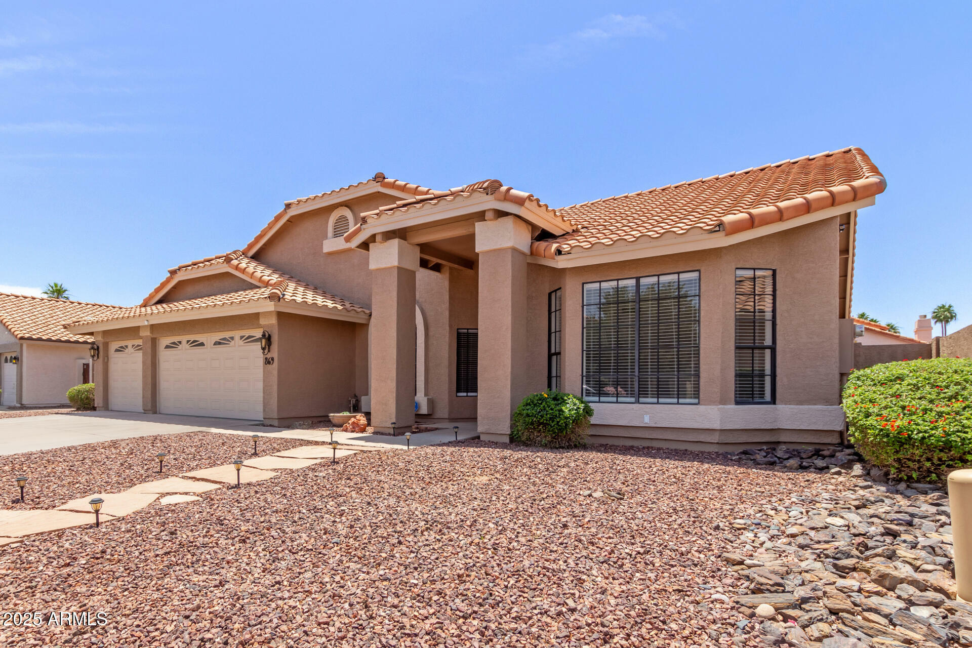 Property Photo: 869 W Emerald Island Drive AZ 85233