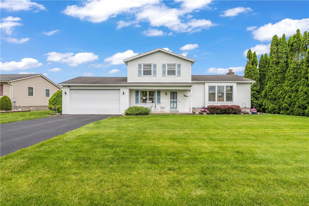 Property Photo:  60 Flynnwood Drive  NY 14612 