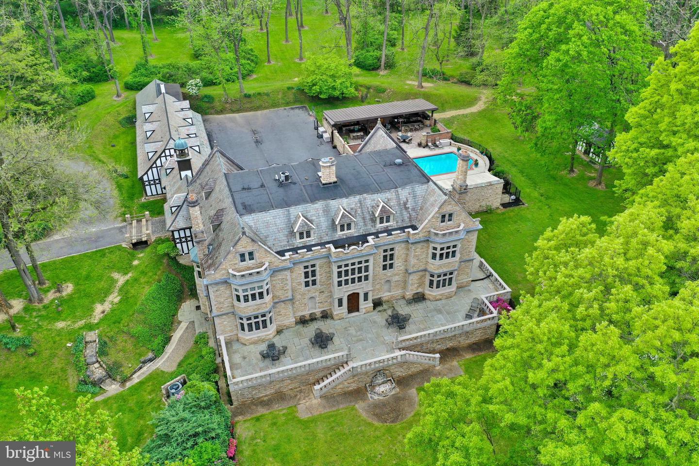 Property Photo: 80 School House Road PA 17603