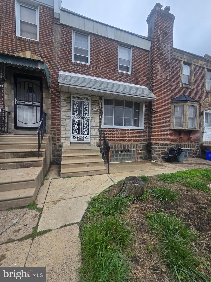 Property Photo: 1407 E Hunting Park Avenue PA 19124