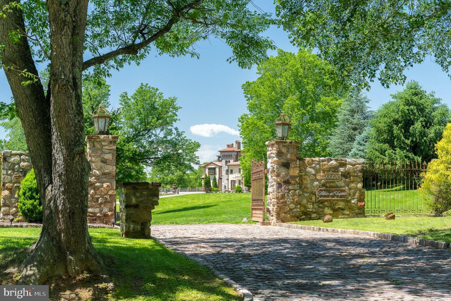 Property Photo:  13320 Signal Tree  MD 20854 