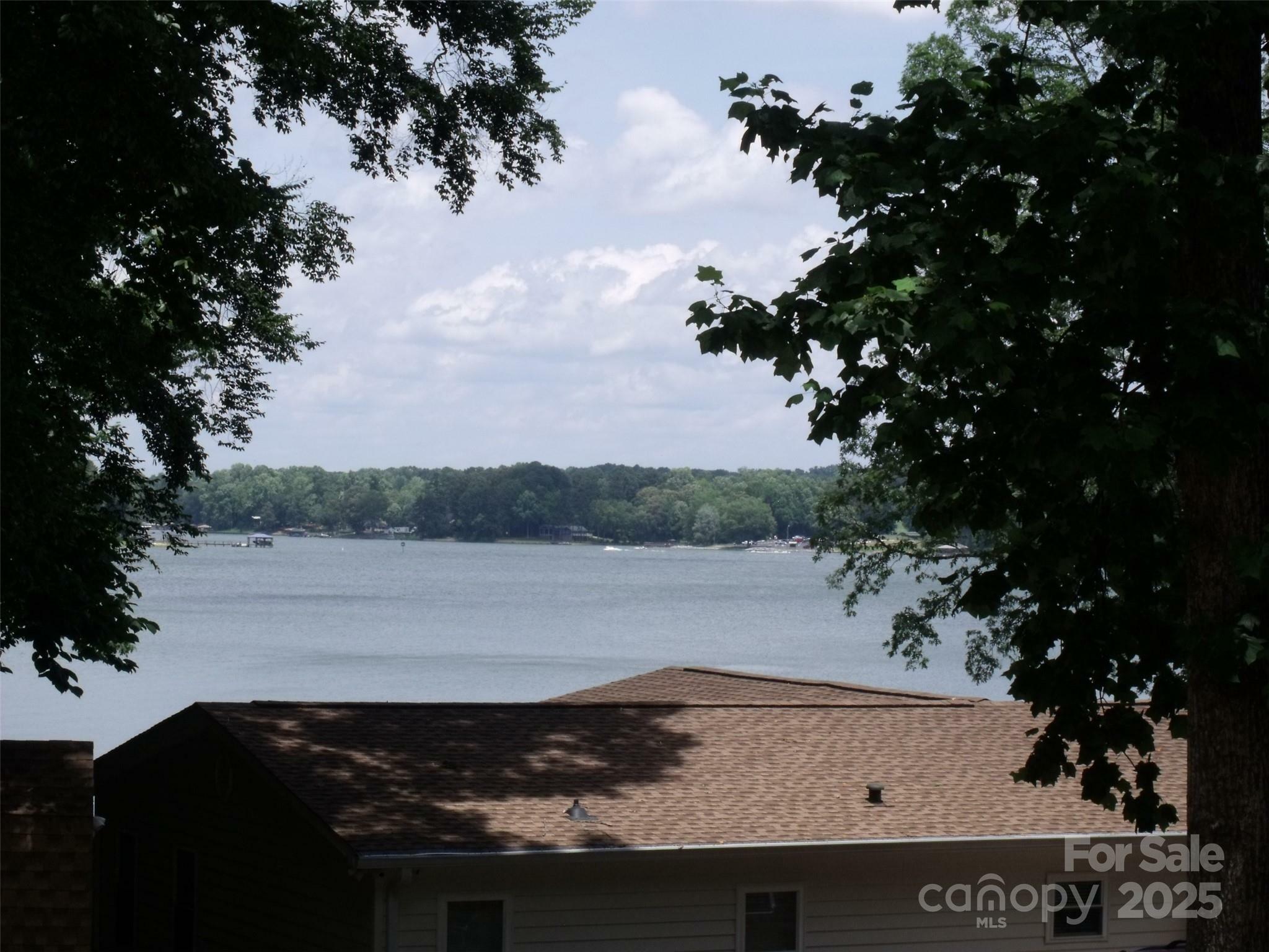 Property Photo: 390 Robinson Road NC 28117