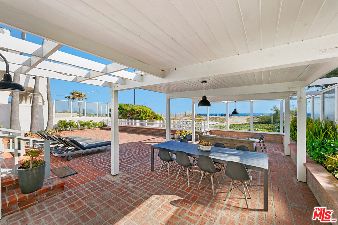 Property Photo:  30830 Broad Beach Rd  CA 90265 