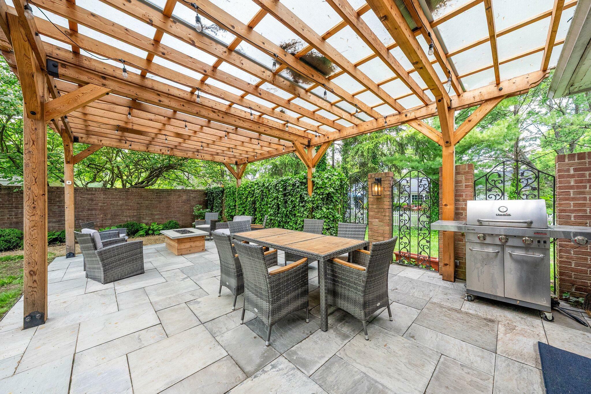 Property Photo:  4465 Loos E Circle  OH 43214 