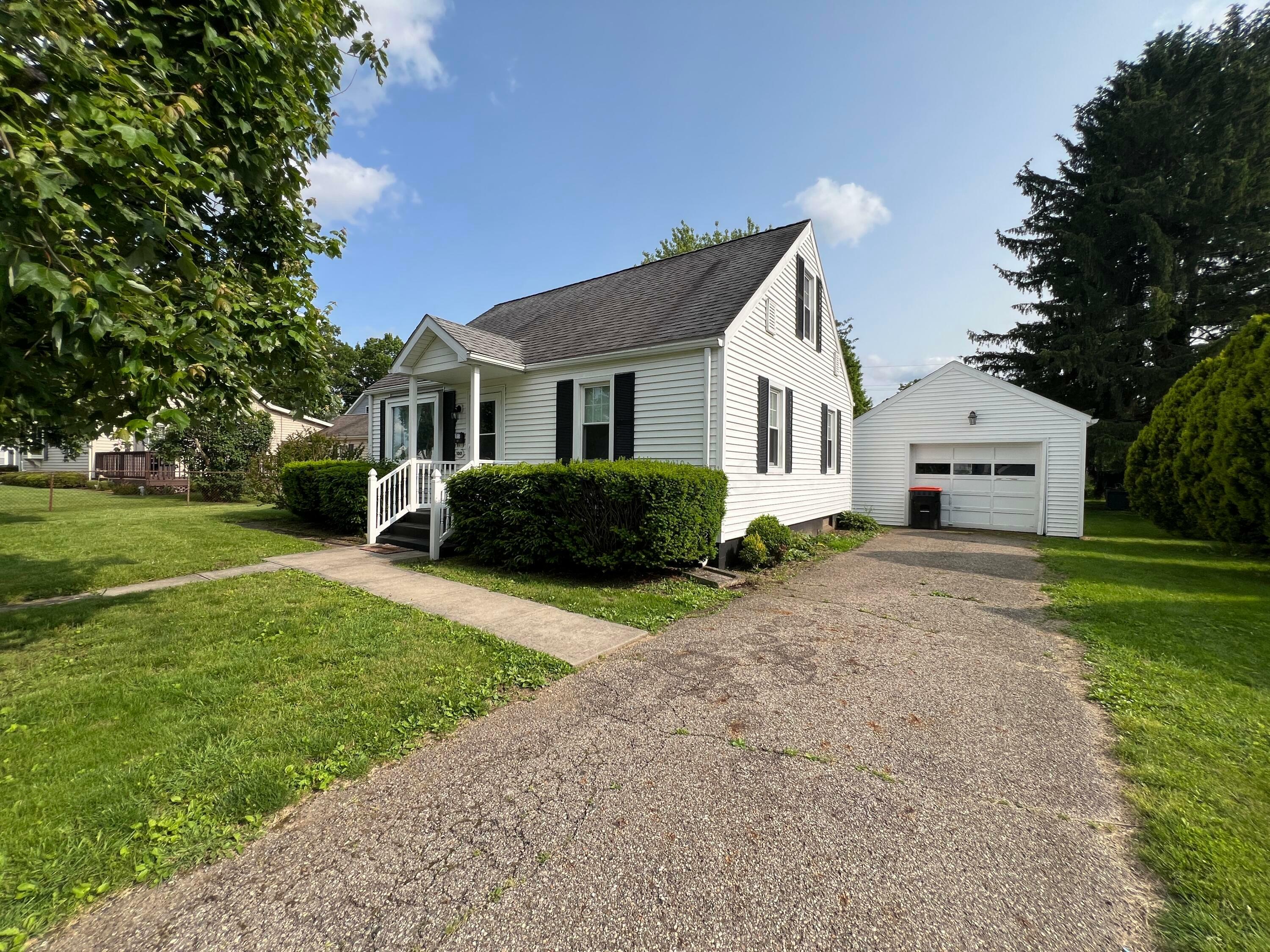Property Photo:  1001 Guckert Avenue  OH 43055 