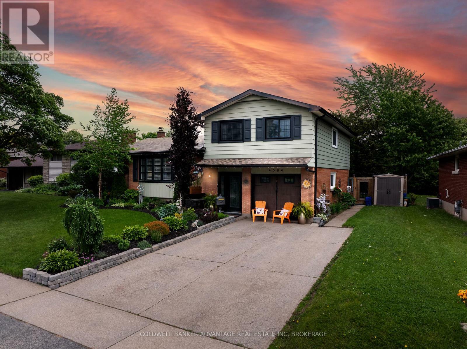 4504 Queensway Gardens North  Niagara Falls (Morrison) ON L2E 6P7 photo