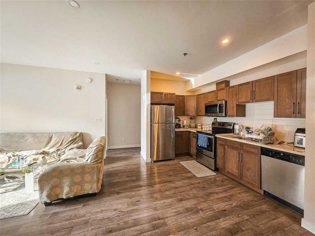 Property Photo: 1730 Leila Avenue MB R2P 1Z1