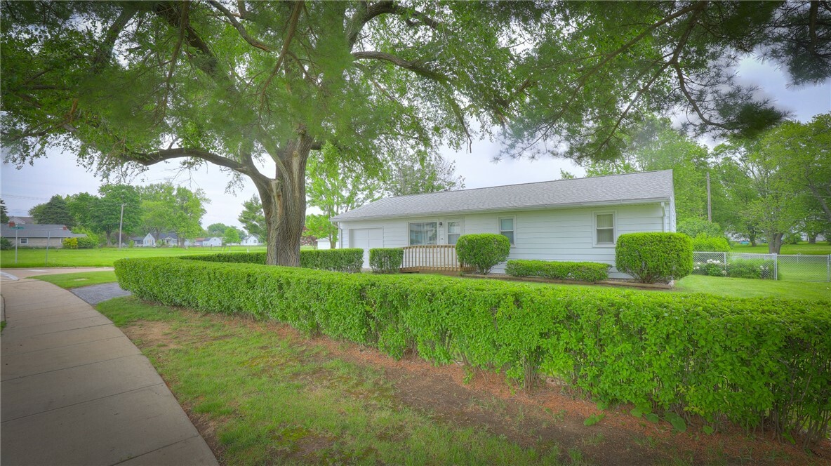 Property Photo: 1302 Clement Avenue IL 62535