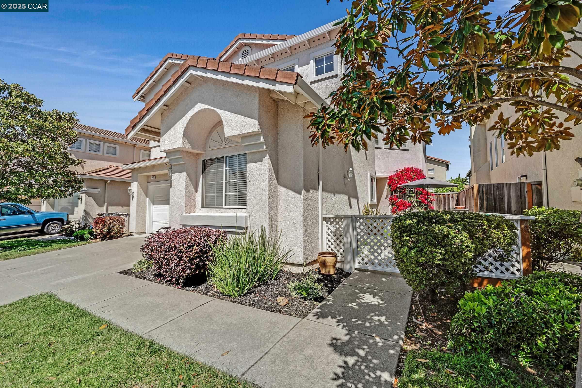 Property Photo: 967 Heather Ln CA 94580