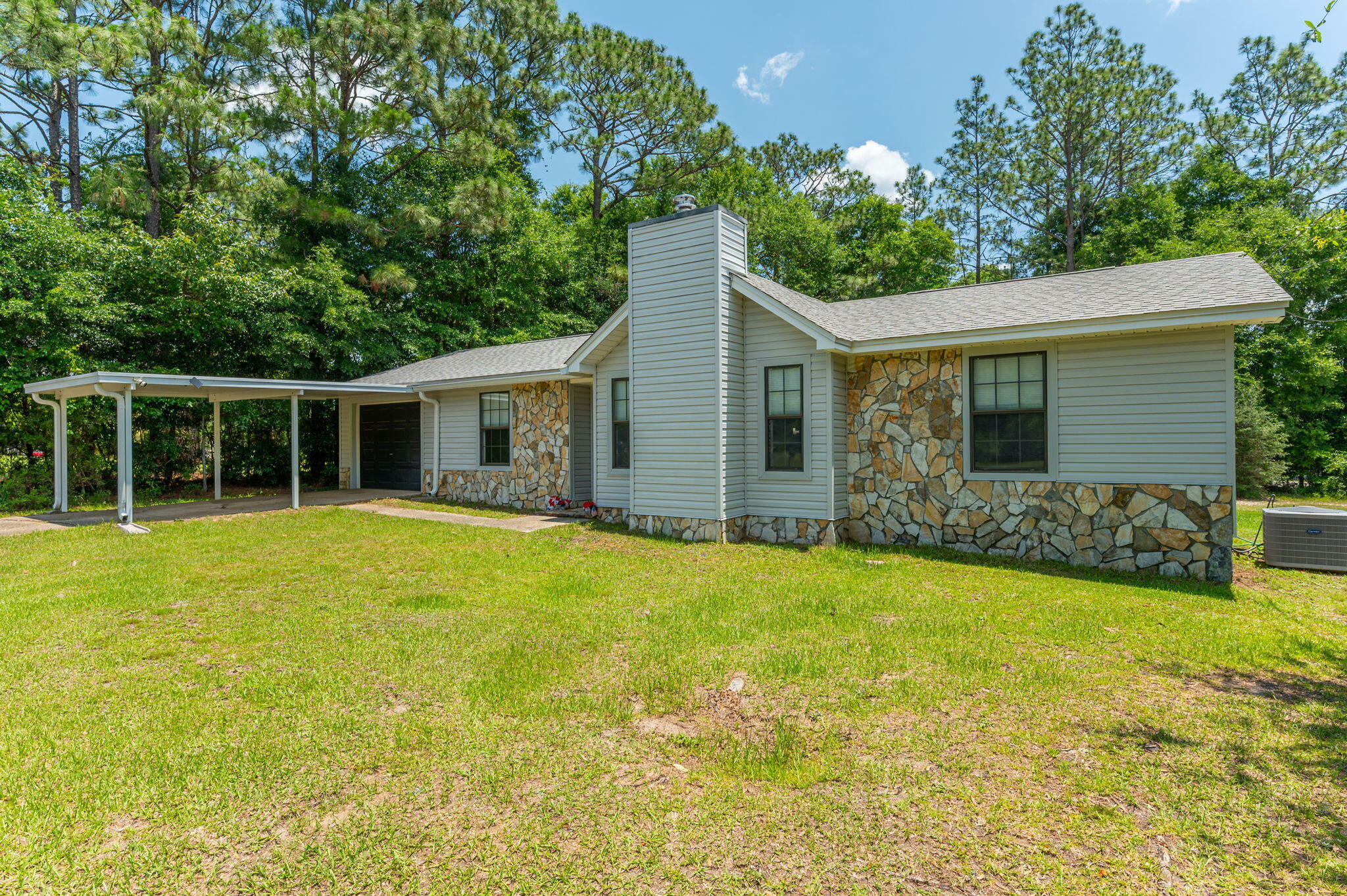 Property Photo: 5951 N Meadow Lane FL 32539