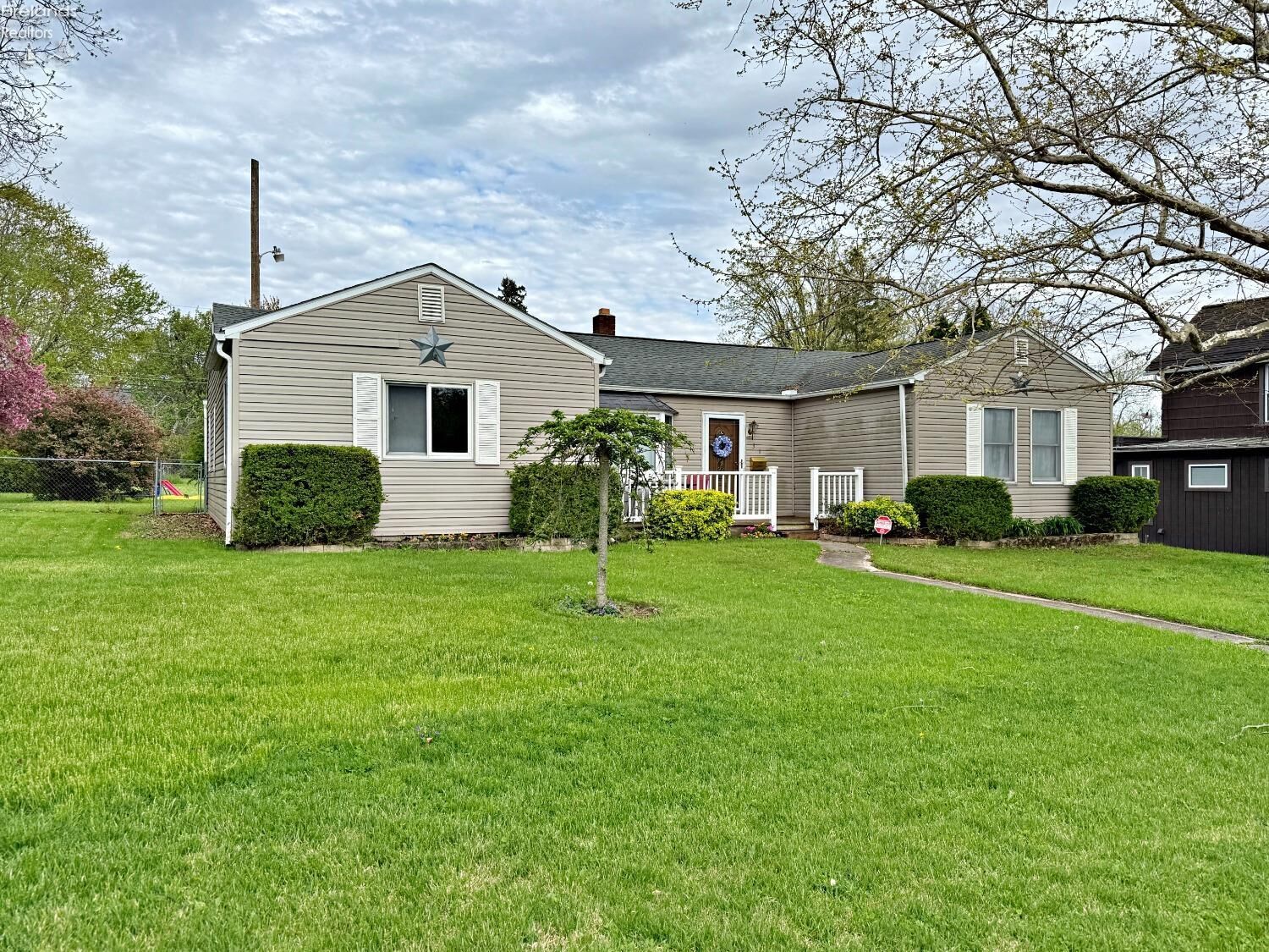Property Photo:  31 Mohawk St  OH 44883 