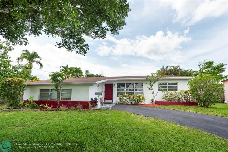 Property Photo: 6260 NW 15th St FL 33313