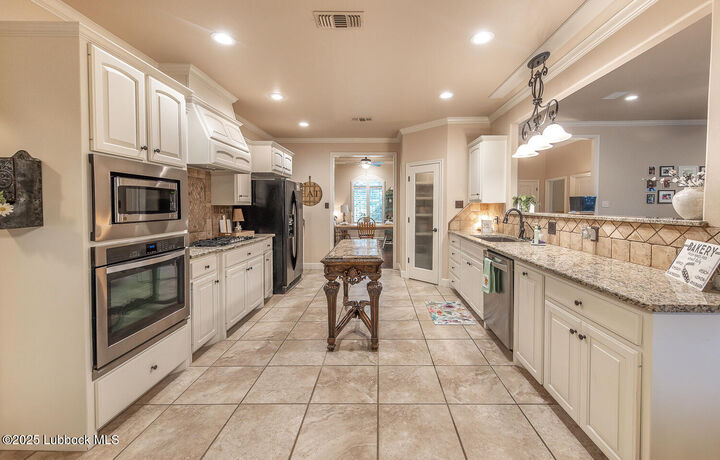 Property Photo:  6203 74th Street  TX 79424 