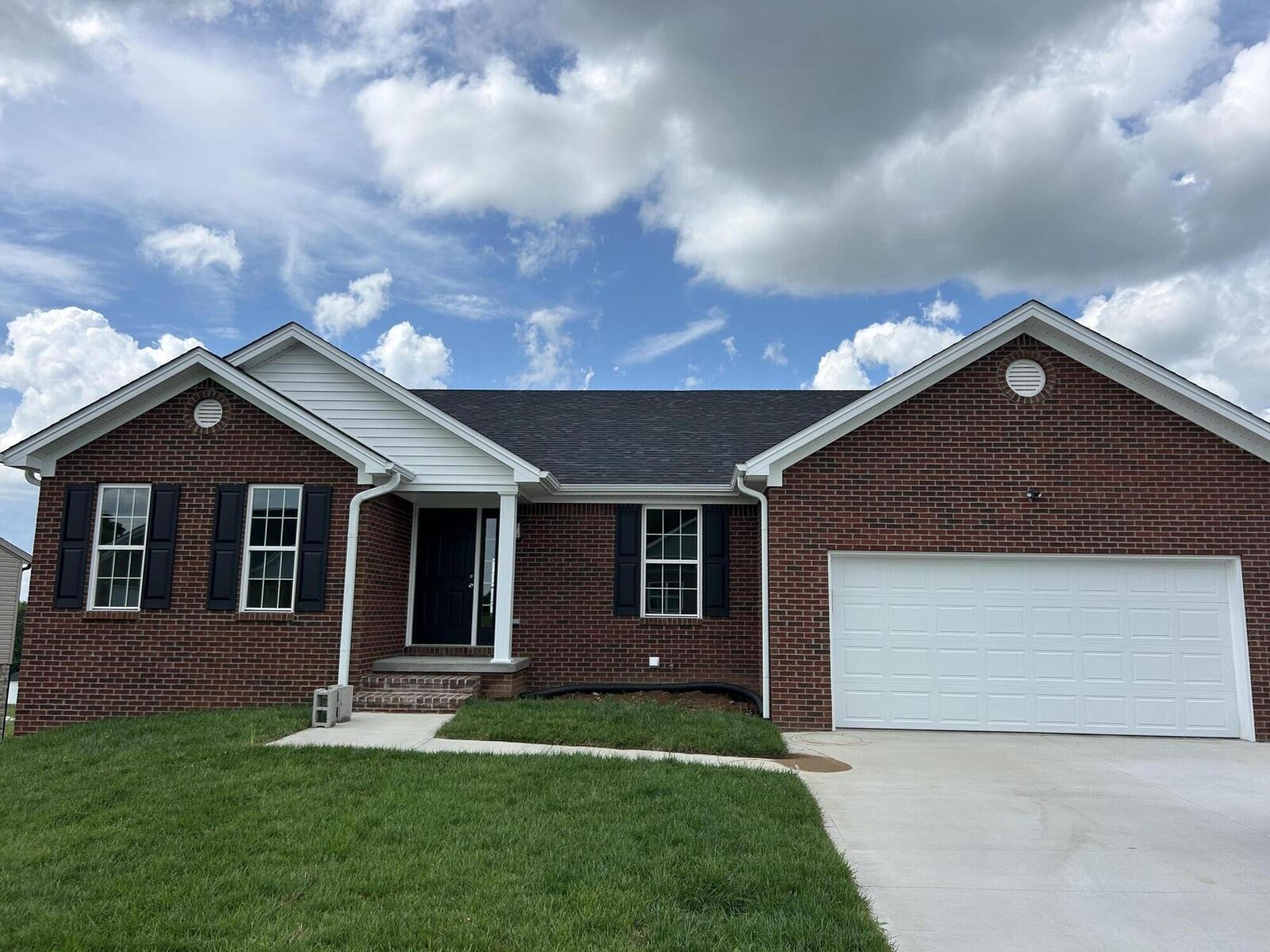 Property Photo:  203 Max Cavnes Road  KY 40422 