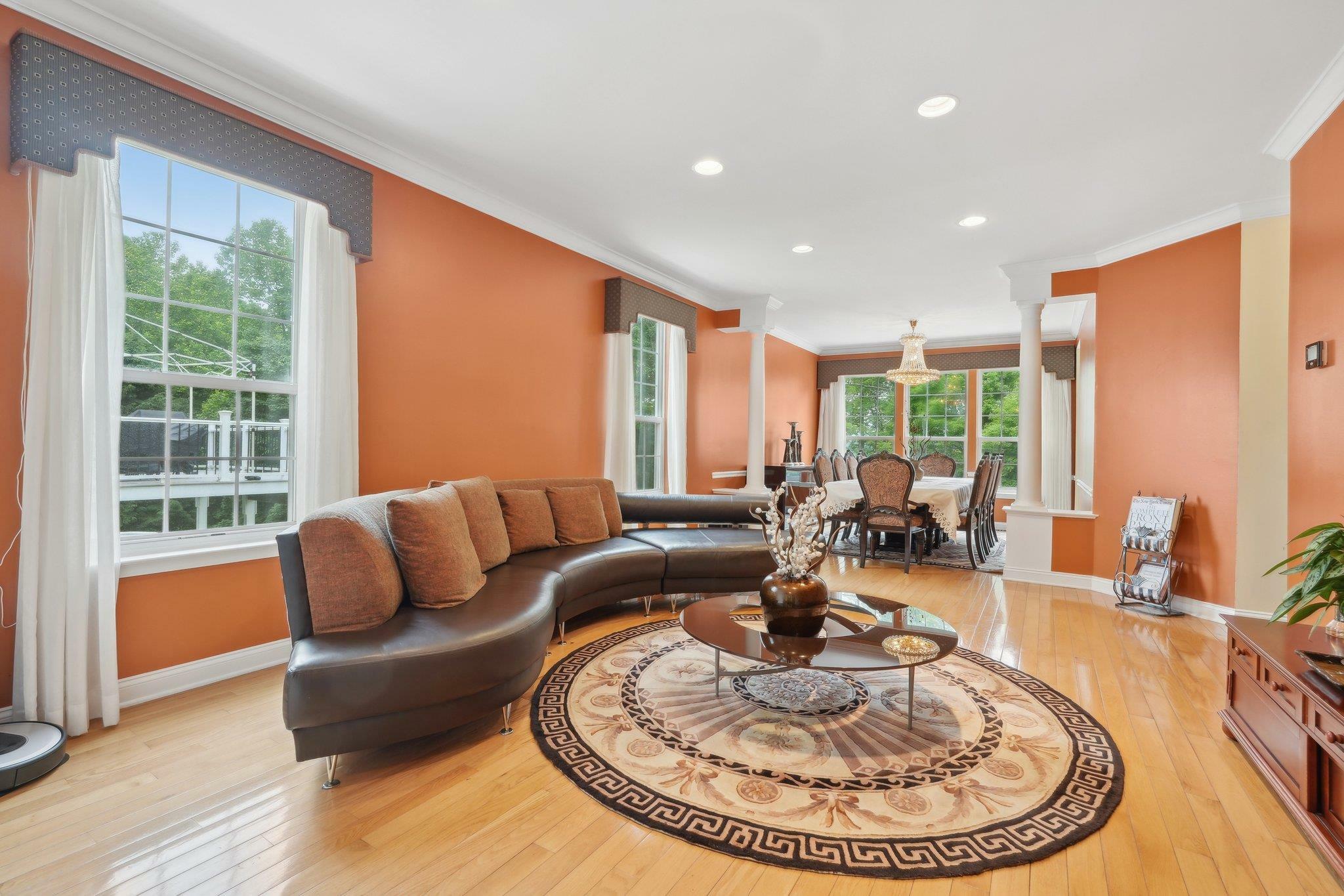 Property Photo: 198 Benefield Lane 198 Benefield Lane Boulevard NY 10566