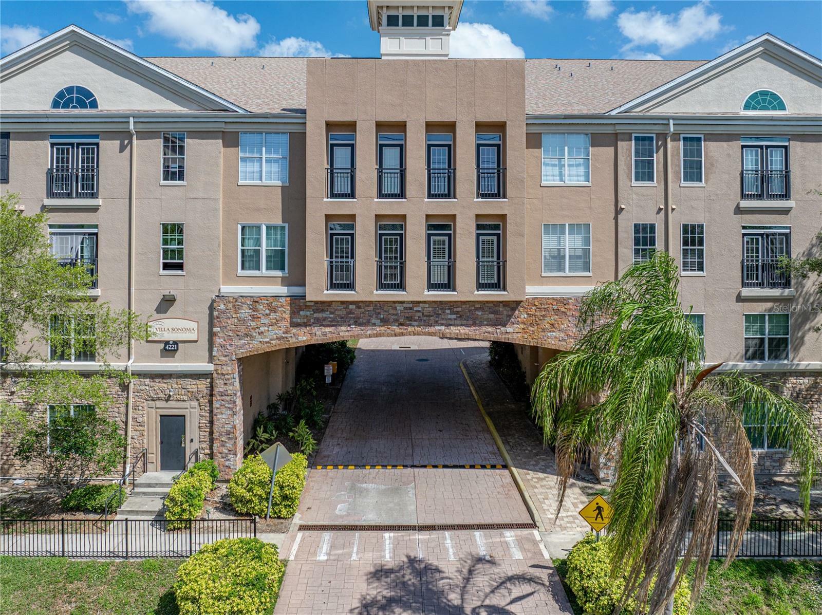 Property Photo: 4221 W Spruce Street 2302 FL 33607