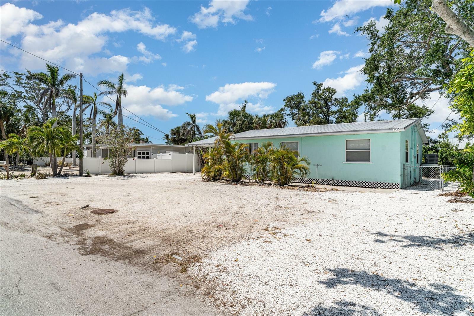 Property Photo: 5026 Calle Minorga FL 34242