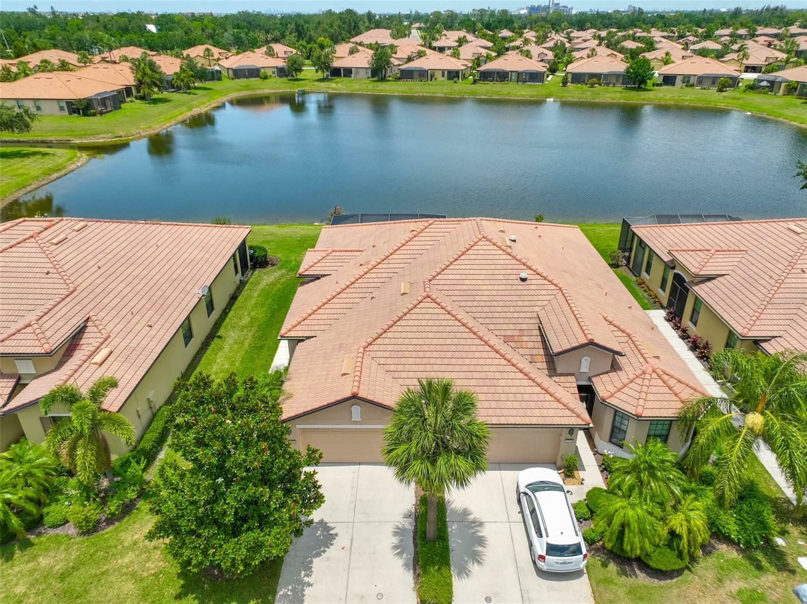 Property Photo: 5532 Sunset Falls Drive FL 33572