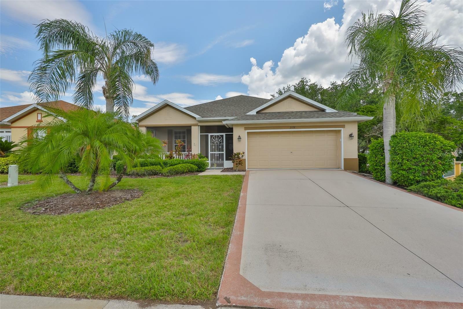 Property Photo: 2128 Worthington Greens Drive FL 33573