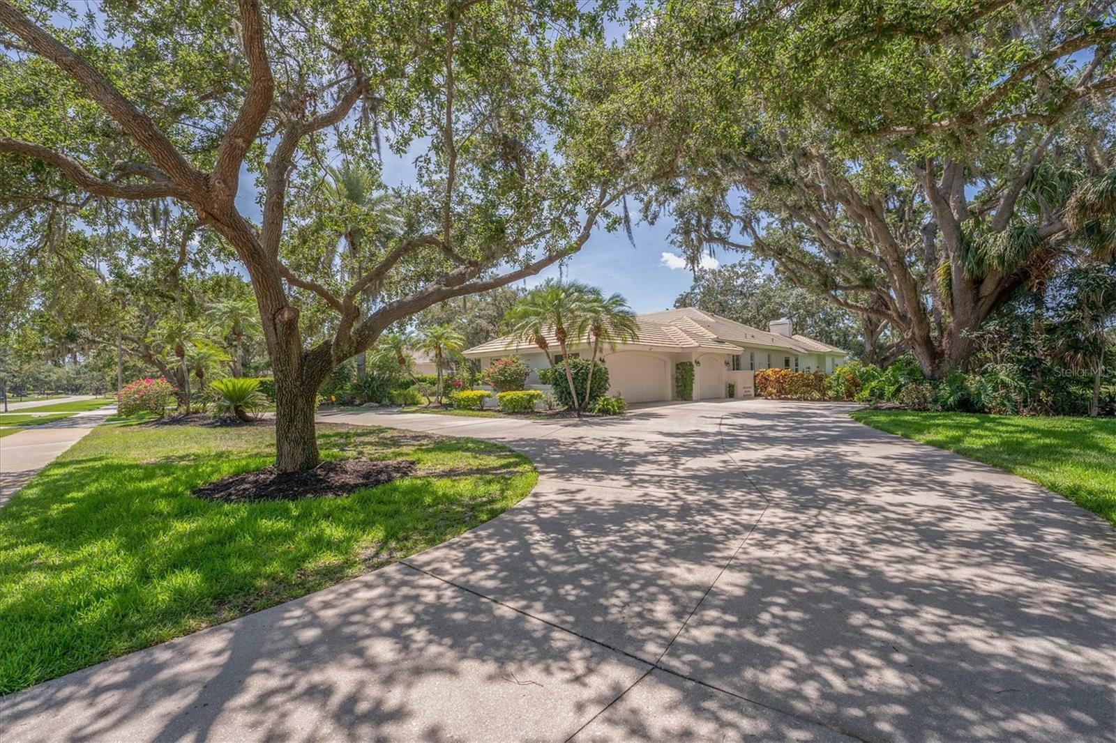 Property Photo: 2914 Dick Wilson Drive FL 34240
