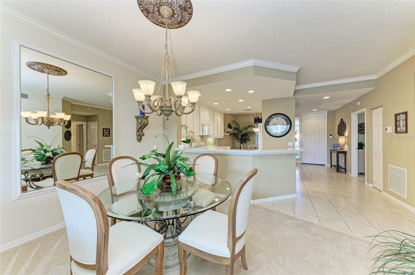 Property Photo: 8422 Wethersfield Run 103 FL 34202