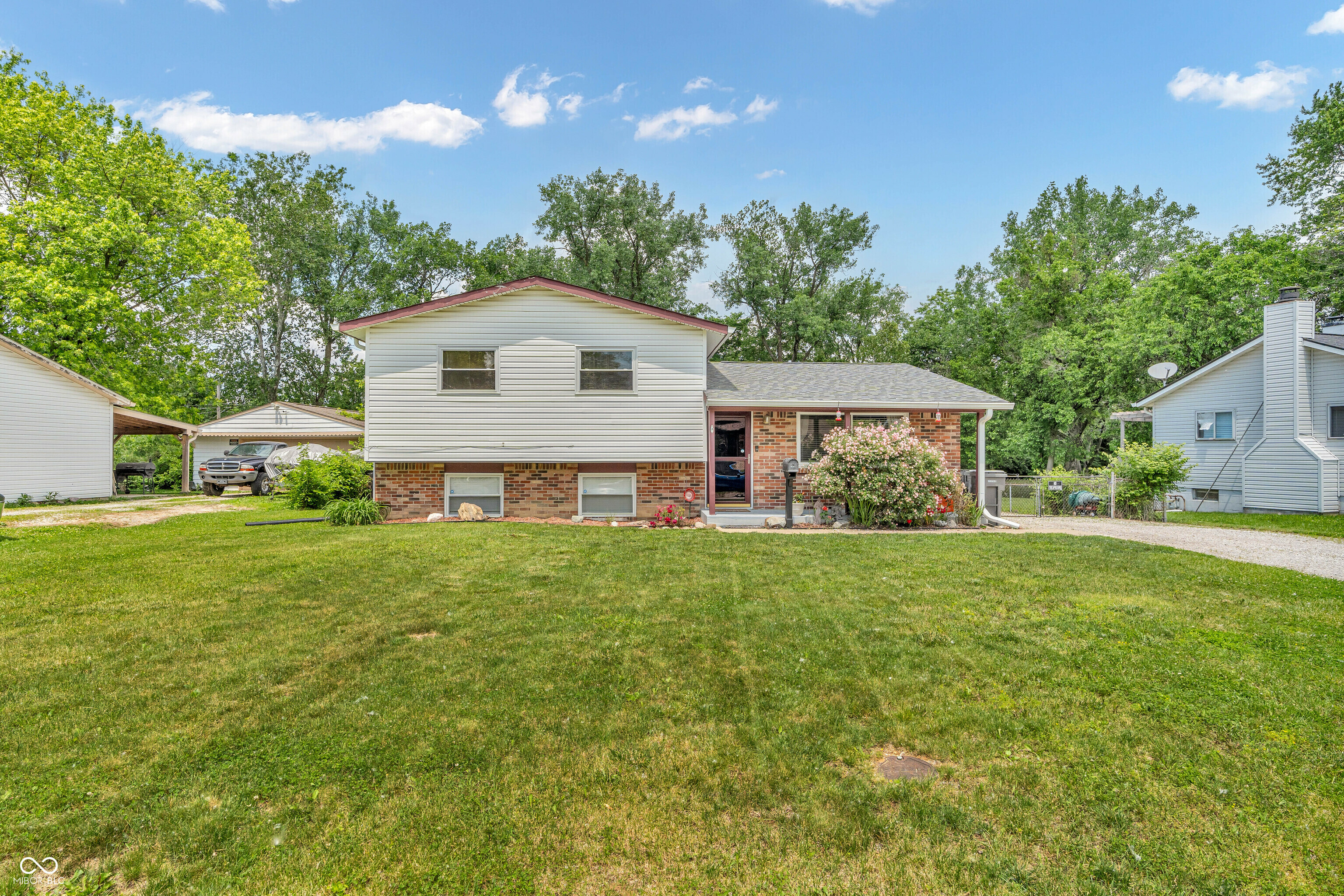 Property Photo: 3624 Woodcliff Drive IN 46203