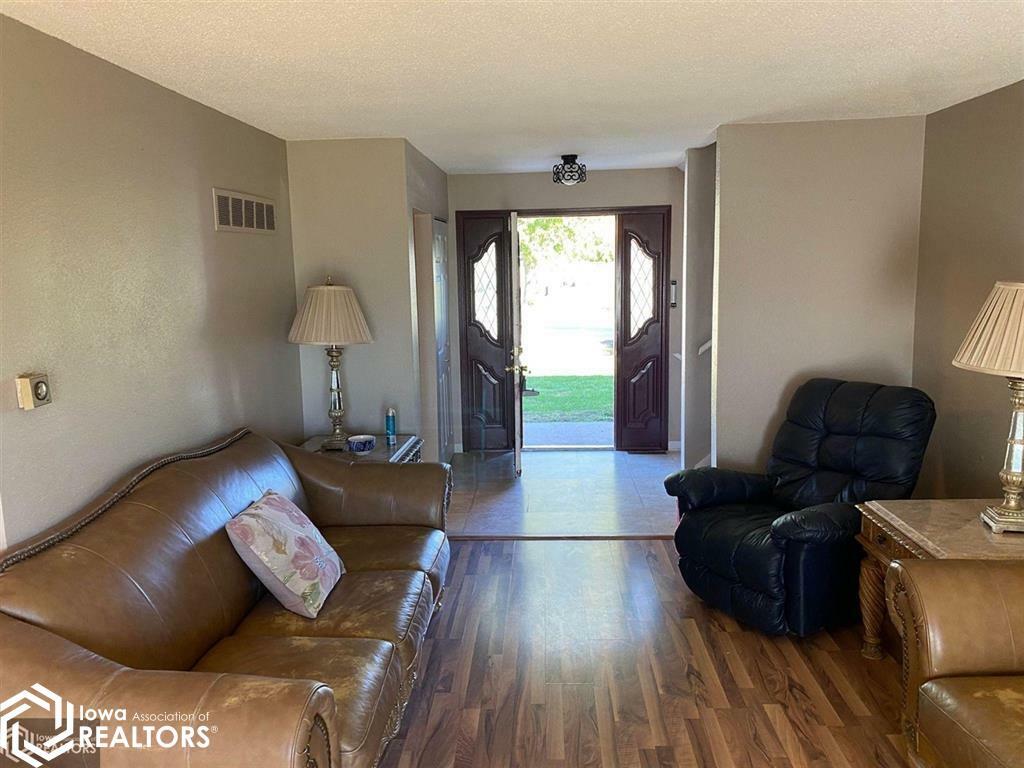 Property Photo: 720 Pershing Street IA 52625
