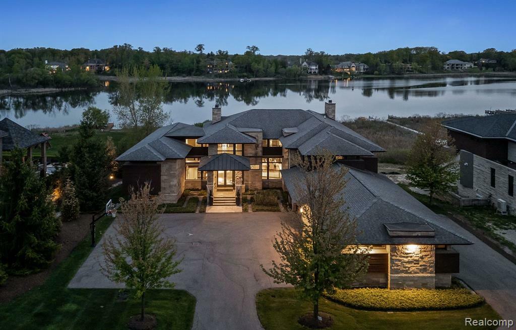Property Photo: 2657 Turtle Shores Drive MI 48302 0779