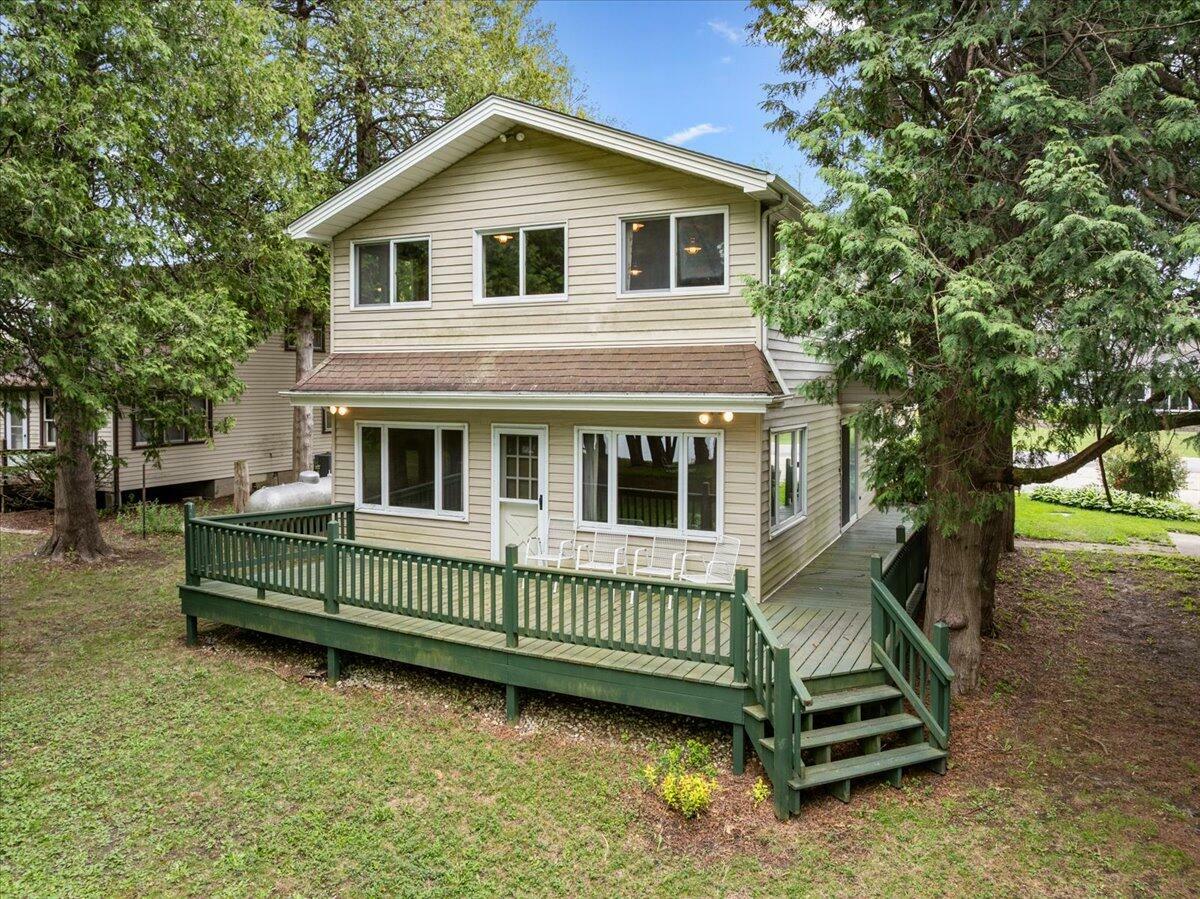 1324 W Green Lake Dr  Farmington WI 53090 photo