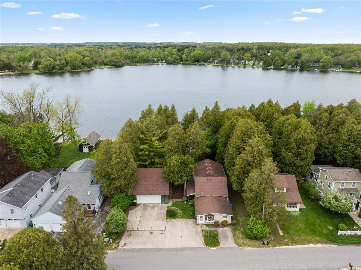 Property Photo: 1324 W Green Lake Dr WI 53090