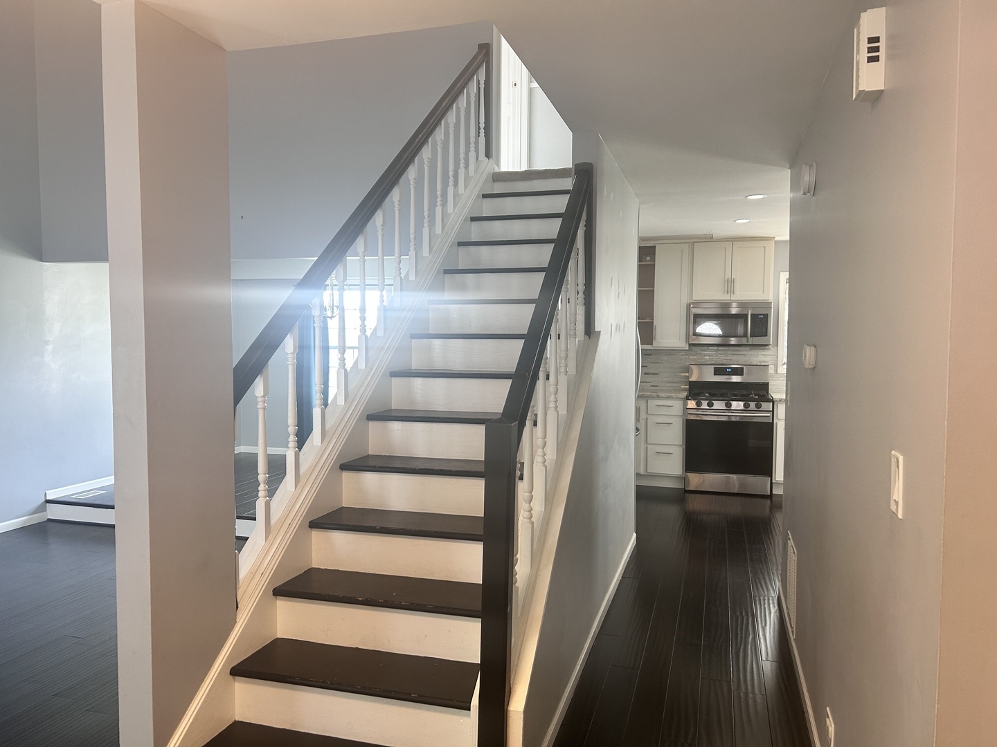 Property Photo:  646 White Court  IL 60031 