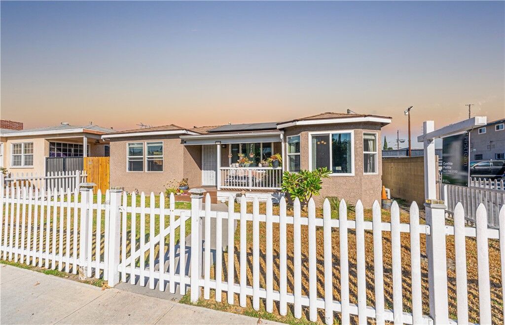 Property Photo: 1915 E 55th Street CA 90805