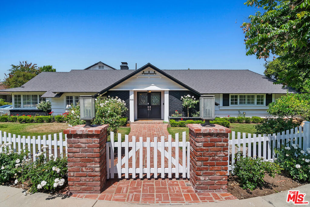 Property Photo:  4909 Encino Terrace  CA 91316 