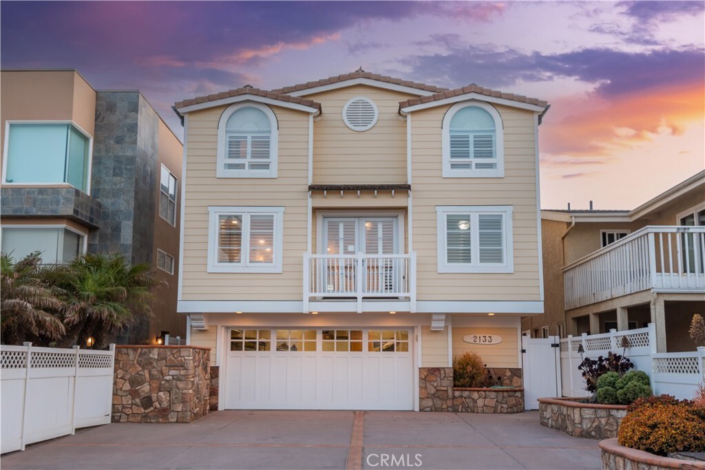 Property Photo:  2133 Ocean Drive  CA 93035 