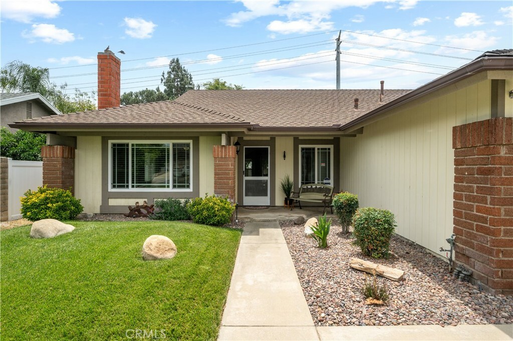 Property Photo:  454 E Merrimac Street  CA 91784 
