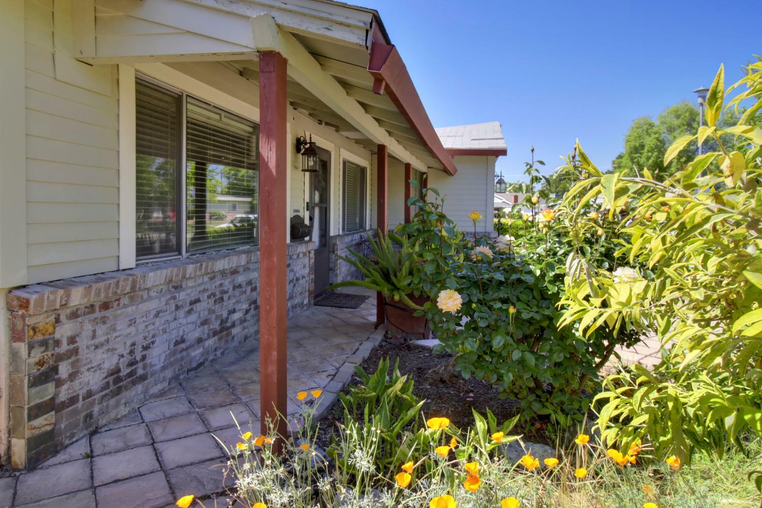 Property Photo: 2500 Fernandez Drive CA 95822