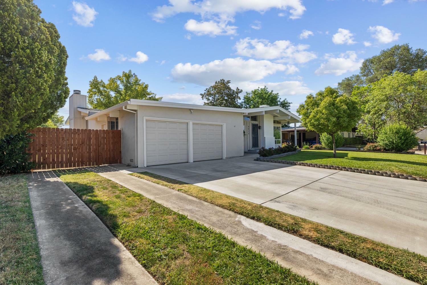 Property Photo: 2512 Midland Way CA 95608