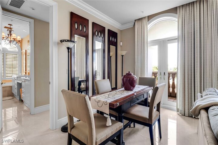 Property Photo:  900 5th Avenue S 302  FL 34102 