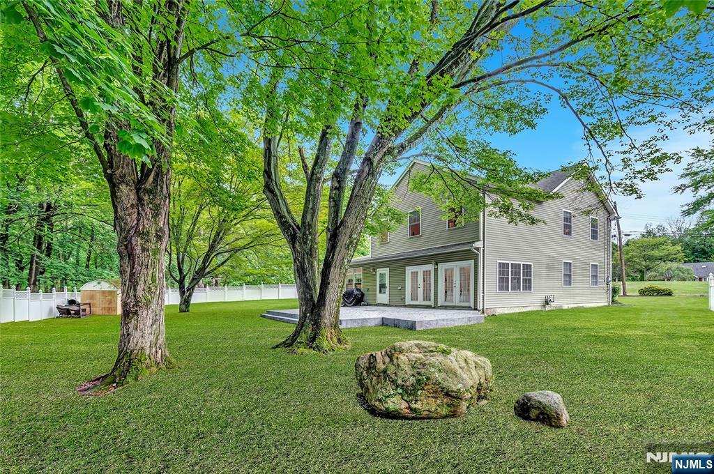 Property Photo:  8 Mary Court  NJ 07430 