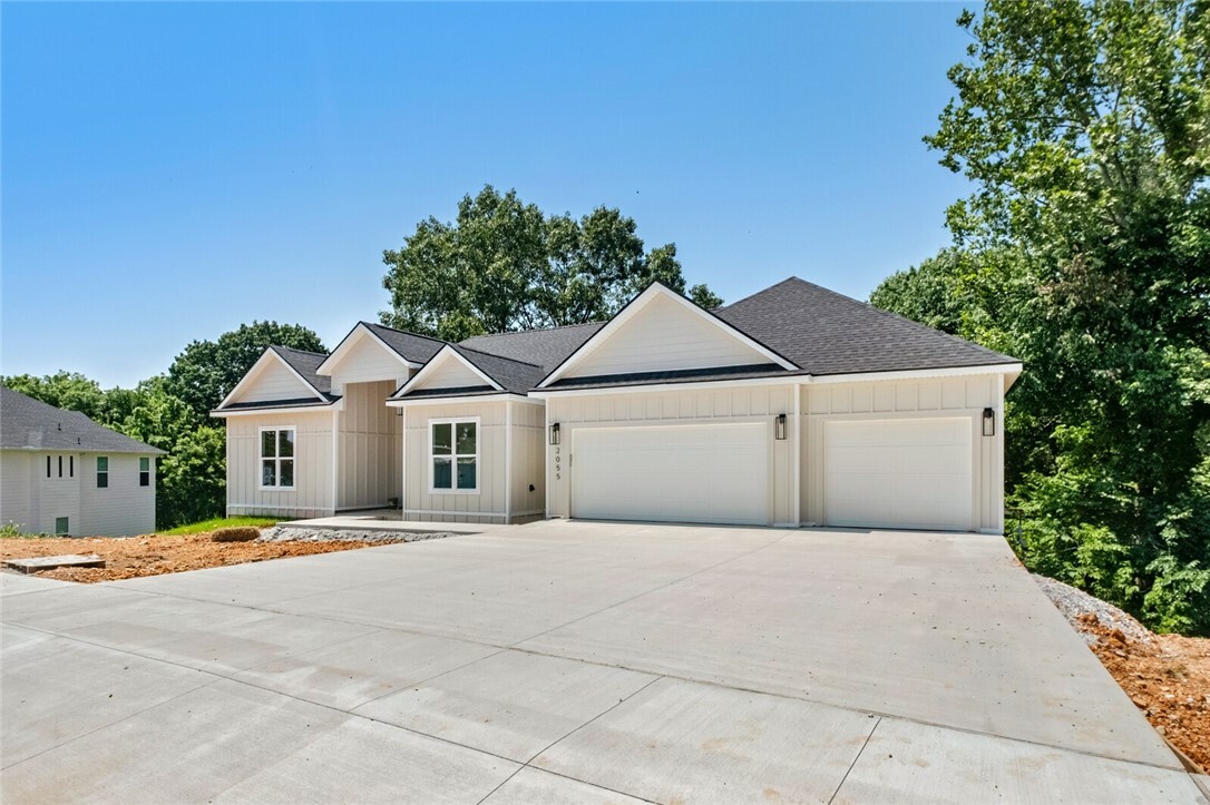 Property Photo: 2055 Collins Drive AR 72751