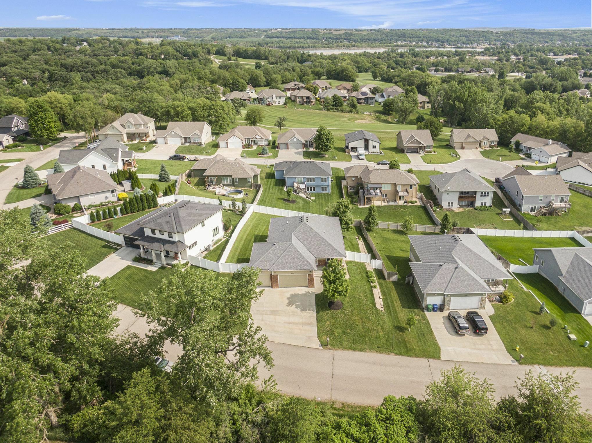 Property Photo: 3322 Fairway Drive NE 68048