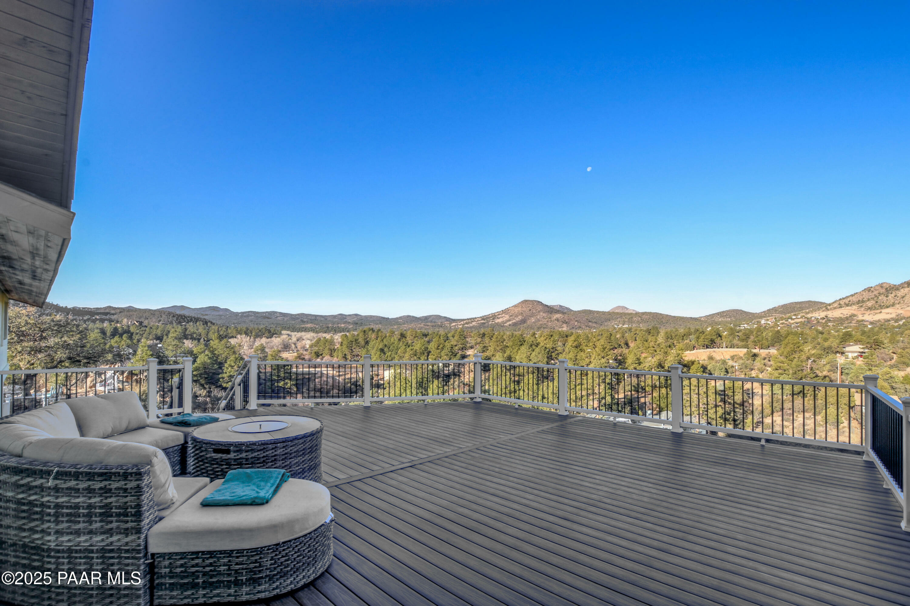 Property Photo: 1520 Willow Way AZ 86305