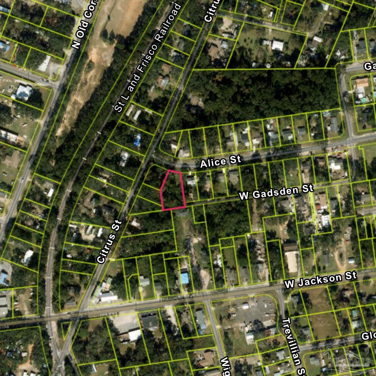 Property Photo: 125 Alice St FL 32505