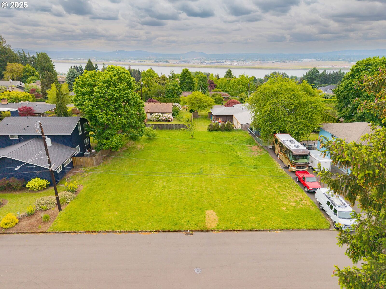 Property Photo:  7907 Florida Dr  WA 98664 