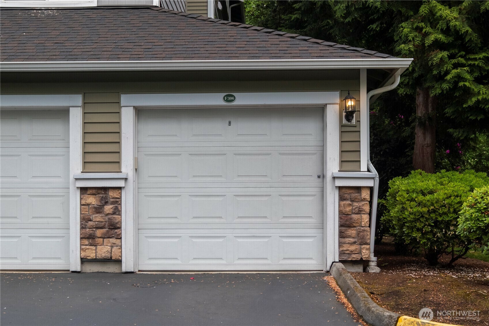 Property Photo: 12712 Admiralty Way F-306 WA 98204